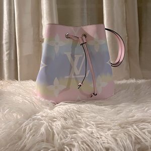 Louis Vuitton Escale pink NeoNoe Authentic